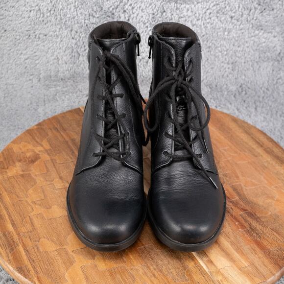 Clarks Womens Hollis Jasmine Boot Size 8 M Black Leather LaceUp Heel Lug Bootie - Picture 2 of 8